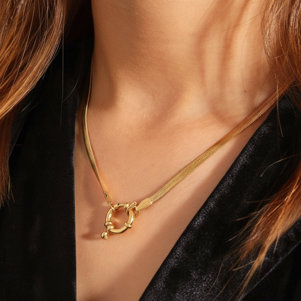 Blade Spring Necklace